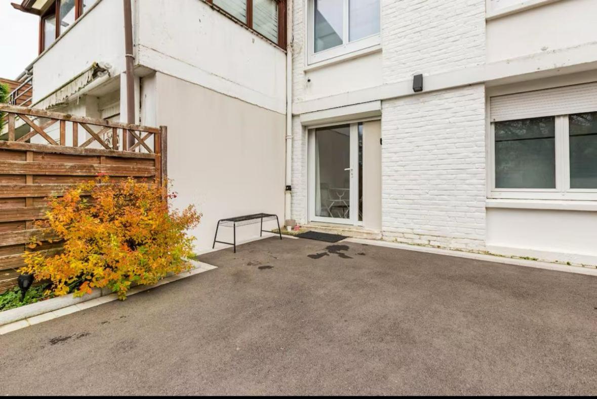 Escapade Pres De Lille - Appartement Charmant Avec Terrasse Et Parking Privee Mons-en-Baroeul Exterior foto