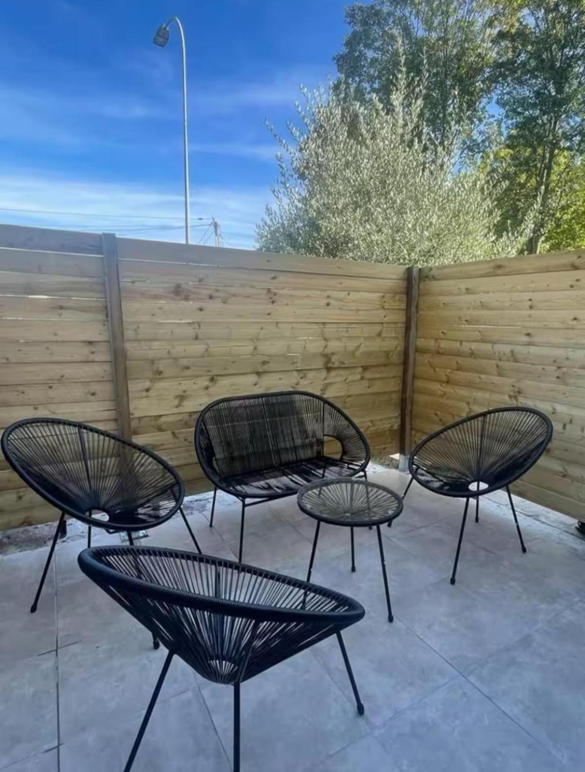 Escapade Pres De Lille - Appartement Charmant Avec Terrasse Et Parking Privee Mons-en-Baroeul Exterior foto
